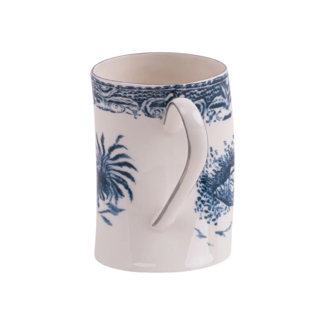 Dettaglio della decorazione England Shells sulla tazza Seletti Classics on Acid