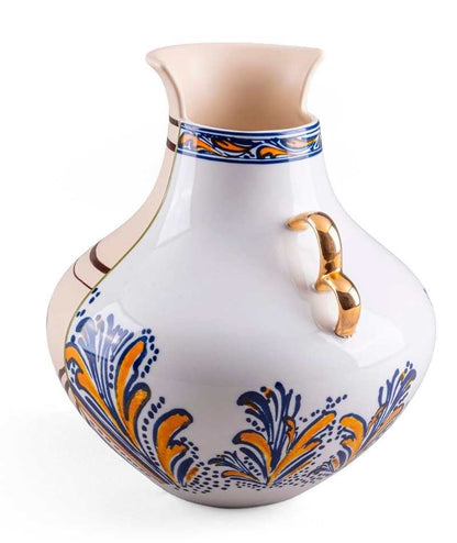 Vaso Seletti Hybrid Nazca in porcellana, vista del lato decorato