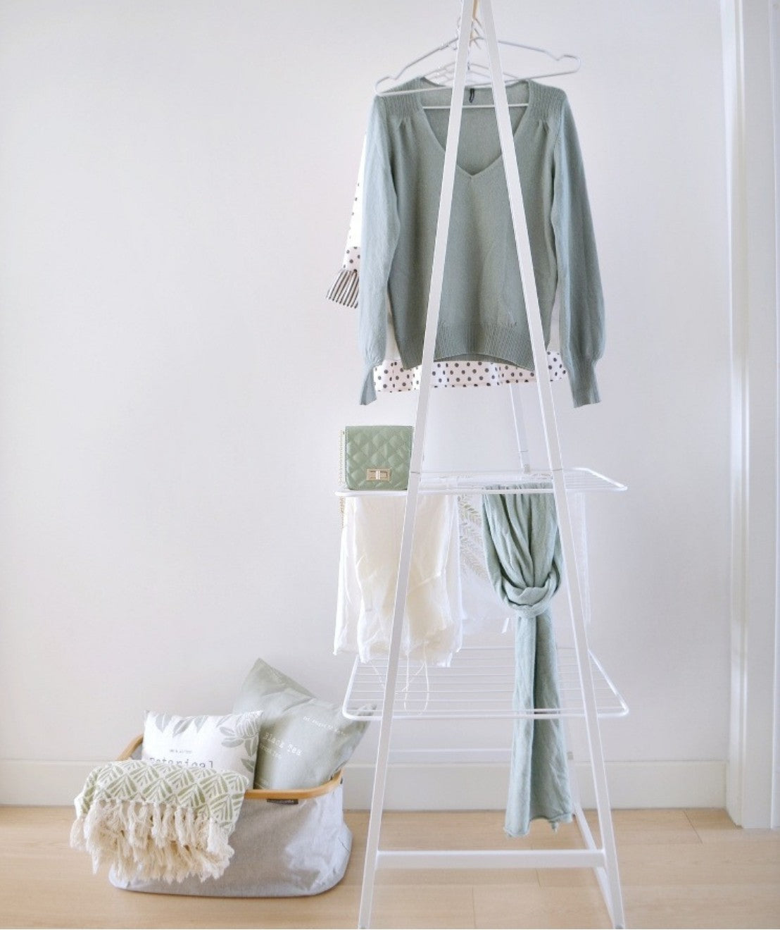 Appendiabiti Per Piatti Invisibili,6 PCS Supporto Per Piatti Da Parete + 6 PCS Ganci Decorativi Per Piatti In Oro Gancio A Molla A Forma Di W - Foto 8