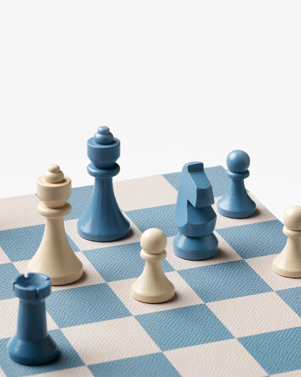 Scacchiera Printworks Chess Reverra con rivestimento in similpelle vista di lato