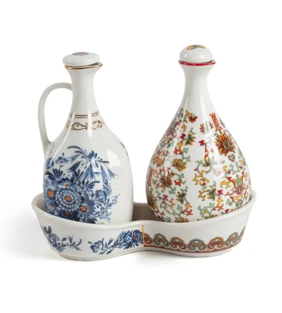 Set condimenti Seletti Hybrid Thelme in porcellana, vista laterale con vassoio