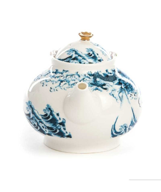 Teiera Smeraldina Seletti Hybrid con decoro blu, vista lato beccuccio