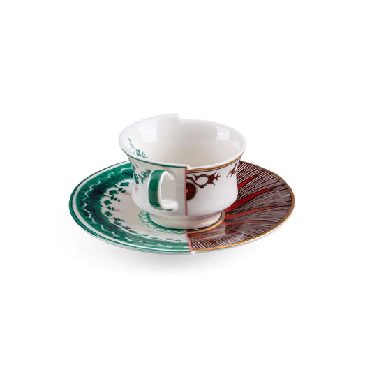 Vista posteriore a tre quarti della tazzina da caffè Seletti Hybrid Chuchuito con piattino