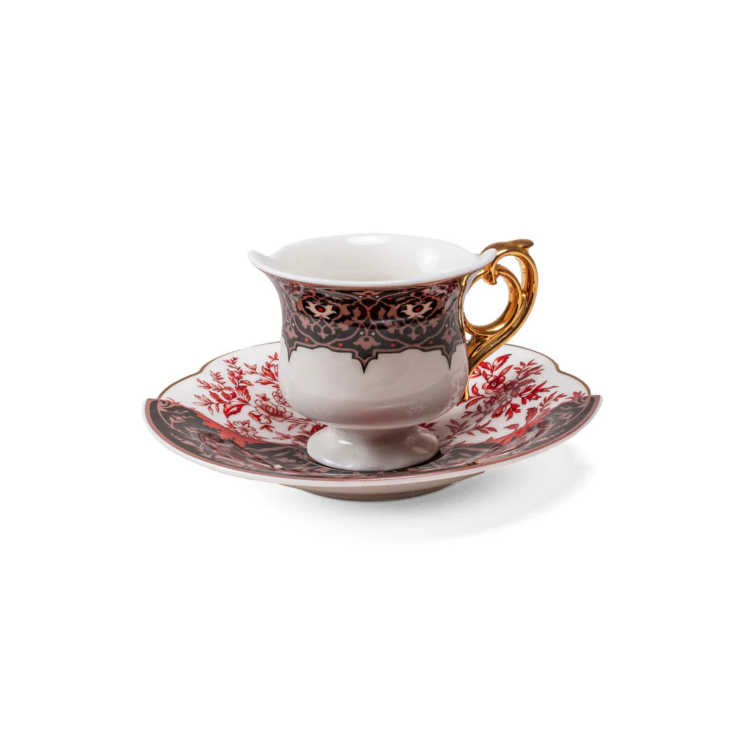 Vista frontale a tre quarti della tazzina da caffè Seletti Hybrid Sagala con piattino