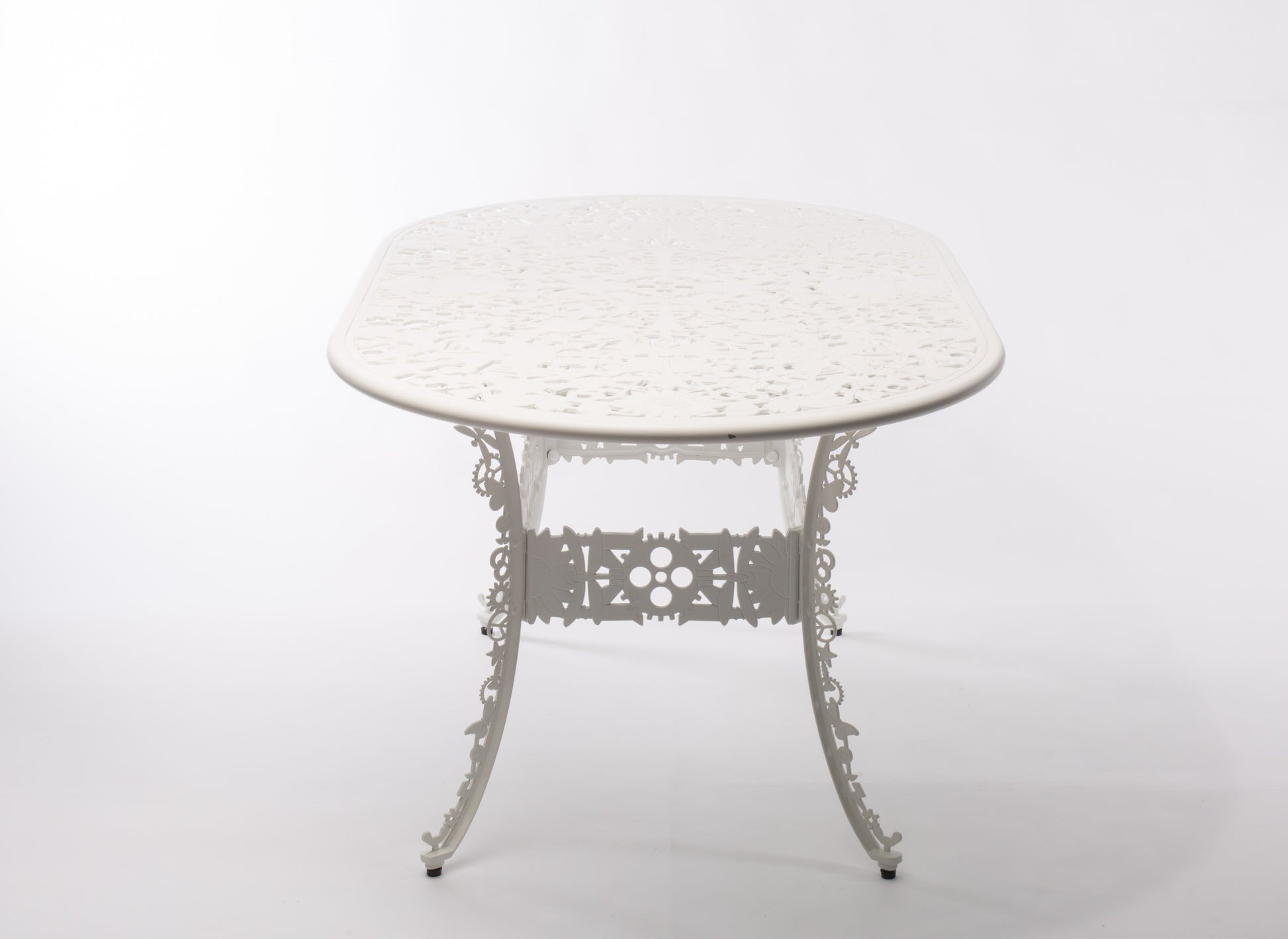 seletti-industry-collection-tavolo-ovale-2