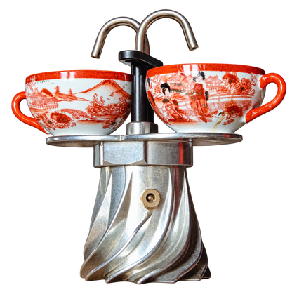Turbo Moka Duetto con due tazzine posizionate sotto i beccucci